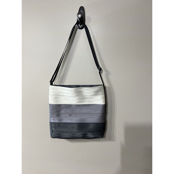 Harvey's Original Seatbelt Streamline Crossbody Bag Shoulder Neutral Gray - Picture 1 of 16